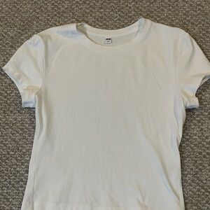 NWOT uniqlo t shirt